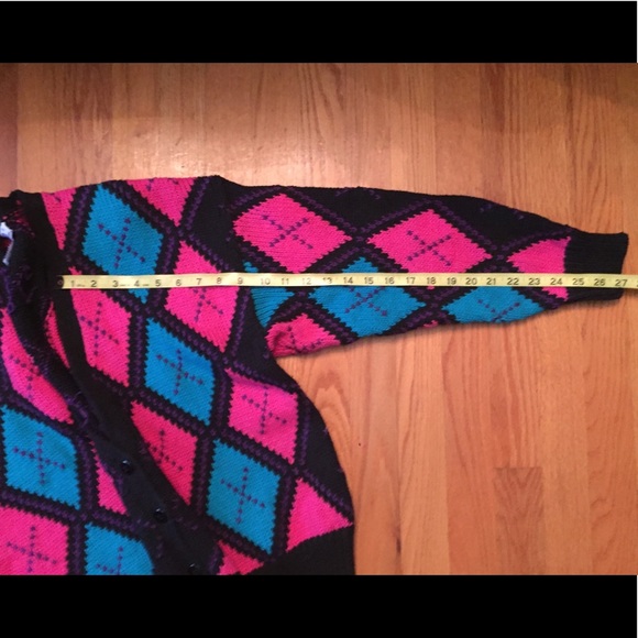 Vintage Over-Sized Argyle Pattern Cardigan Sweater - Picture 6 of 8